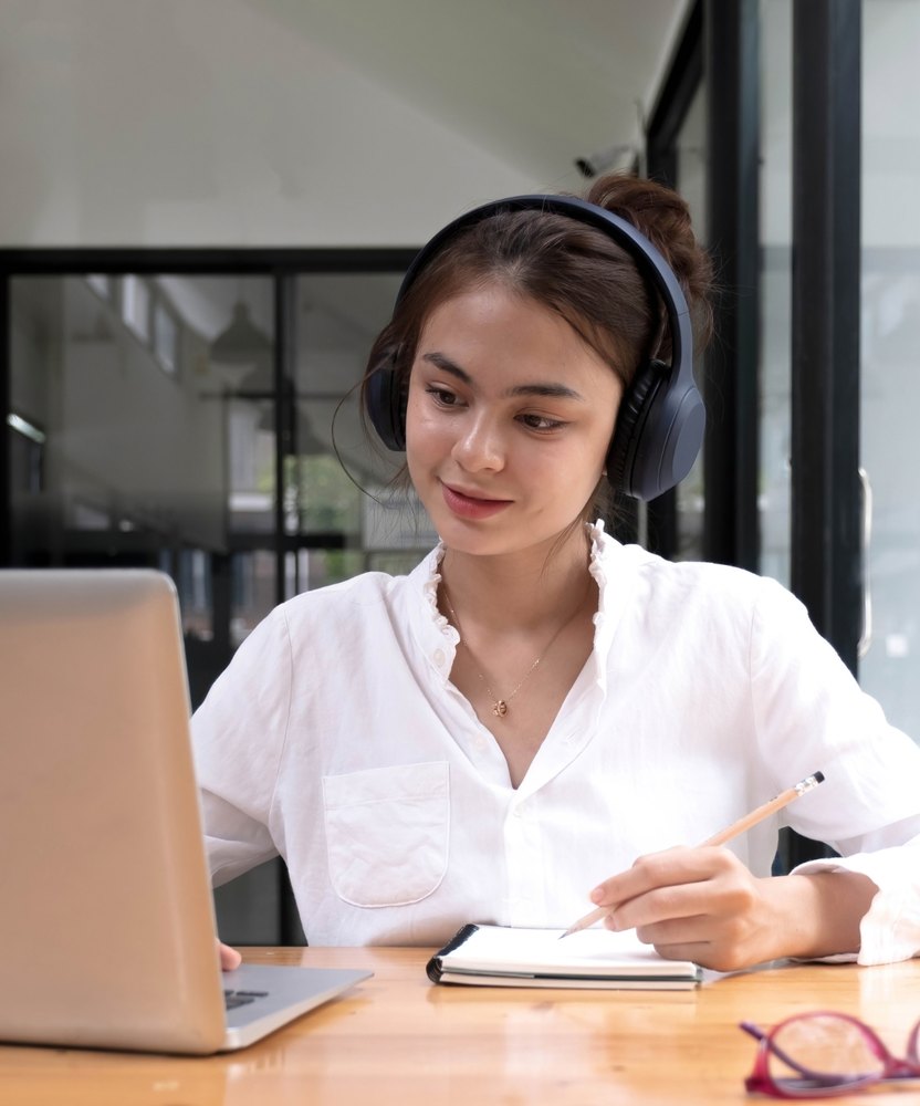 An Ask Velma virtual medical assistant taking notes on a client call